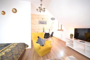 Μια τηλεόραση ή/και κέντρο ψυχαγωγίας στο Golden Mountain