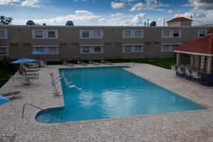 Bazén v ubytování Caribe Hotel Ponce nebo v jeho okolí
