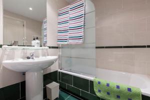 A bathroom at Ribera