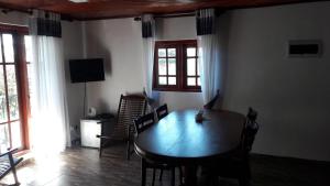 TV a/nebo společenská místnost v ubytování B&B Nuwara eliya