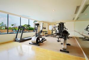 Gimnasio o equipo deportivo en Ramada by Wyndham D MA Bangkok