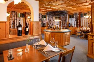 Hirschen Guesthouse - Village Hotel的酒水