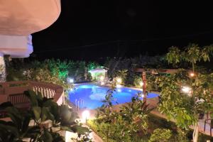 Bazén v ubytování Golden Rose Suites nebo v jeho okolí