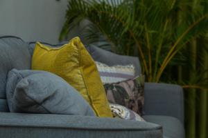 Posezení v ubytování Villa Karibu Serviced Apartments-Kampala