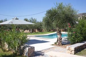 Bazén v ubytování Mythies - Holiday Houses in Mani nebo v jeho okolí