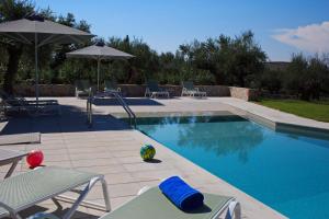 Bazén v ubytování Mythies - Holiday Houses in Mani nebo v jeho okolí