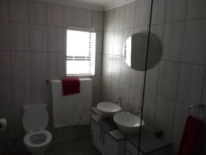 Un baño de 83 on Robertson 13 fotos más