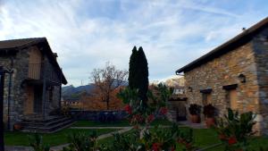 A garden outside Casas Cleto - Laspuña