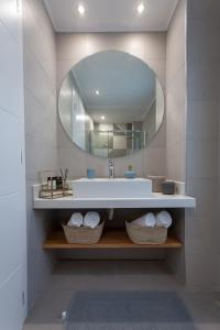 Kúpeľňa v ubytovaní Luxury Sunrise White Villa