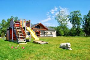 Herní místnost nebo prostor pro děti v ubytování Piibutopsu Holiday House
