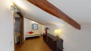 Posteľ alebo postele v izbe v ubytovaní Villa Cornelius Lujo Rural 5 Estrellas Verdes