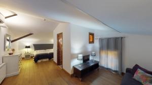 Posteľ alebo postele v izbe v ubytovaní Villa Cornelius Lujo Rural 5 Estrellas Verdes
