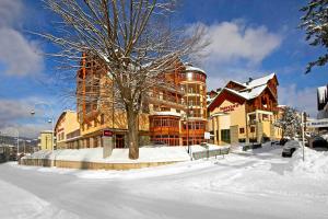 Obiekt Hotel Mercure Krynica Zdrój Resort&Spa zimą