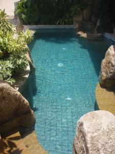 A piscina localizada em Grand Villa La Perla ou nos arredores