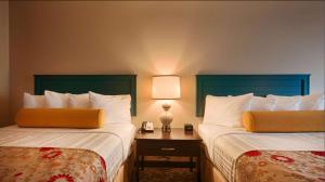 Postel nebo postele na pokoji v ubytování Best Western Plus Dayton