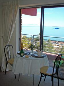 Gallery image of Whale Views in Gordonʼs Bay