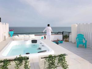 Ático-Duplex 1ª Linea de playa con Jacuzzi. 6 pax ...