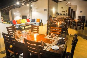 A seating area at Garcinia Leaf