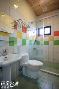 A bathroom at Fish's Home