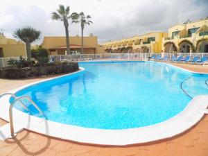 The swimming pool at or close to Castillo Mar Még 12 kép