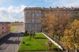 Foto dalla galleria di L'Insolita Reggia a Caserta