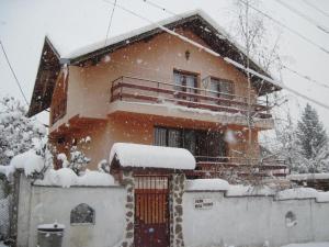 Hadjibulevata Guest House during the winter