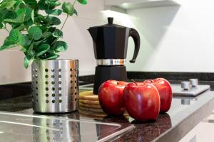 Coffee and tea making facilities at Del Parque Flats - Peña