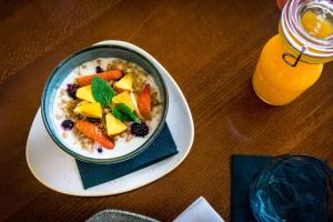 Jedlo v ubytovaní bed & breakfast alebo blízkom okolí