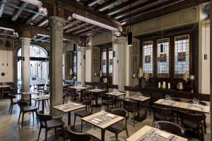 Restaurant o un lloc per menjar a Grand Hotel Cavour