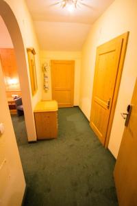 Posteľ alebo postele v izbe v ubytovaní SCHÖNIS-Landhotel