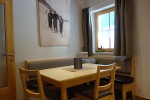 A seating area at Ferienwohnung Brugger