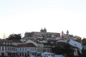 Uma visão geral de Viseu ou uma vista da cidade tirada do apartamento