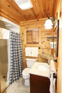 Un baño de Watson Estate BnB & Deer Creek Winery