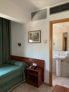 Bilik mandi di Hotel Pepa