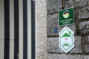 Certifikát, hodnocení, plakát nebo jiný dokument vystavený v ubytování Ferme Houard