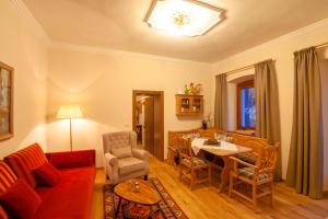 Posezení v ubytování Das Landhaus Apartments Prägant