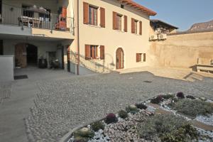 Zdjęcie z galerii obiektu AGRITURISMO CORTE FONTANA w mieście Salò