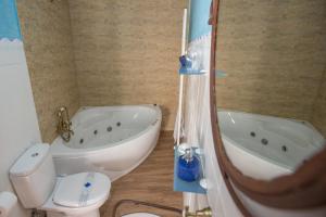 Ένα μπάνιο στο Apartamentos Rurales Señora Clara +20 φωτογραφίες