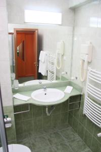 Koupelna v ubytování Hotel Sir Orhideea