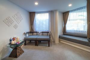 Гостиная зона в Aonang Princeville Villa Resort & Spa - GHA WellHotel-Halal Certified, Krabi, Thailand