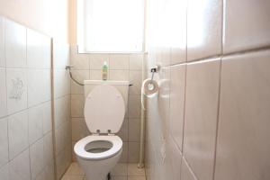 A bathroom at Apartments Obdach