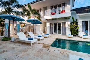 Bazén v ubytování Cocotoa Boutique Hotel & Villa nebo v jeho okolí