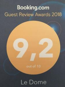 Certifikát, hodnocení, plakát nebo jiný dokument vystavený v ubytování Le Dome