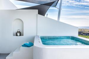 Bazén v ubytování Myst Boutique Hotel nebo v jeho okolí