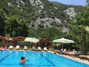 Gallery image of Dolunay Apart Hotel in Cıralı +70 photos
