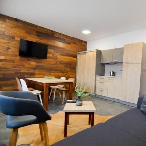 Kuchyň nebo kuchyňský kout v ubytování Apartmány Málek
