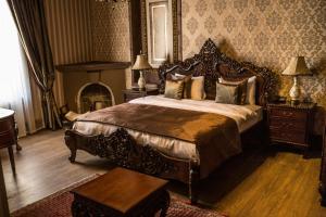 Кровать или кровати в номере kyrenia palace boutique hotel