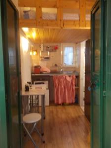 A kitchen or kitchenette at Il rifugio di sav.