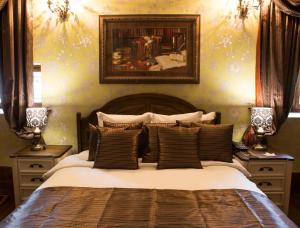 Кровать или кровати в номере kyrenia palace boutique hotel