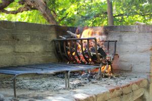 Gril dostupný pro hosty v penzionu – hostince
